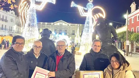 ENTREGA LIBROS COMUNIDAD HISPANOAMERICANA