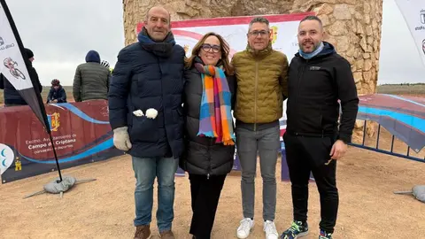 p1je1s41451fj4r8a1sq21vi414m94