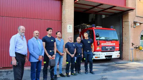 Entrega desfibriladores SCIS Almad&eacute;n (1)
