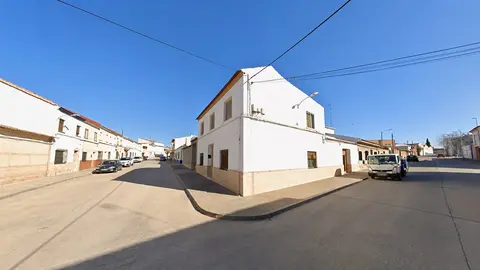 Confluencia de las calles Santa M&oacute;nica y Socu&eacute;llamos de Campo de Criptana