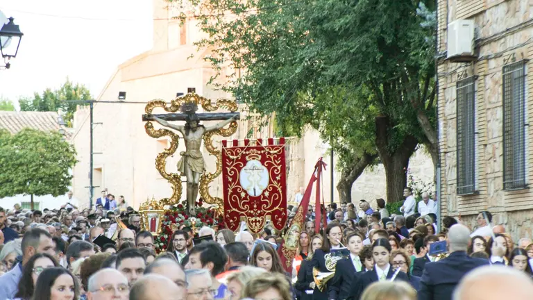 03-procesionStmoCristodelConsuelo-BajandoaPlazaMayor