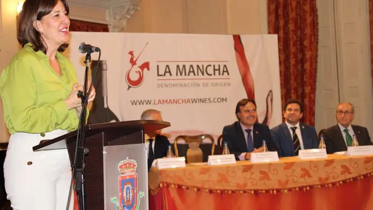 Blanca Fern&aacute;ndez en Premios DO La Mancha 3