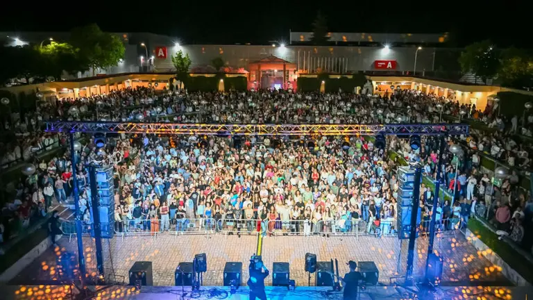 f6d2bb025b0005c13233679a32583a0d_XL