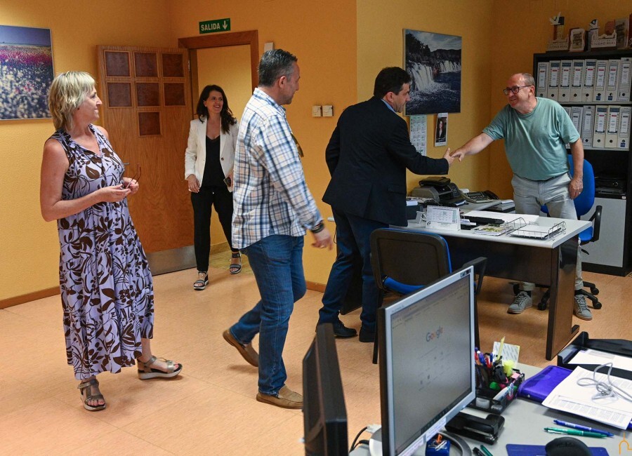 c8d7ea8af6aec31c4a276aede1d6de74_4_XL