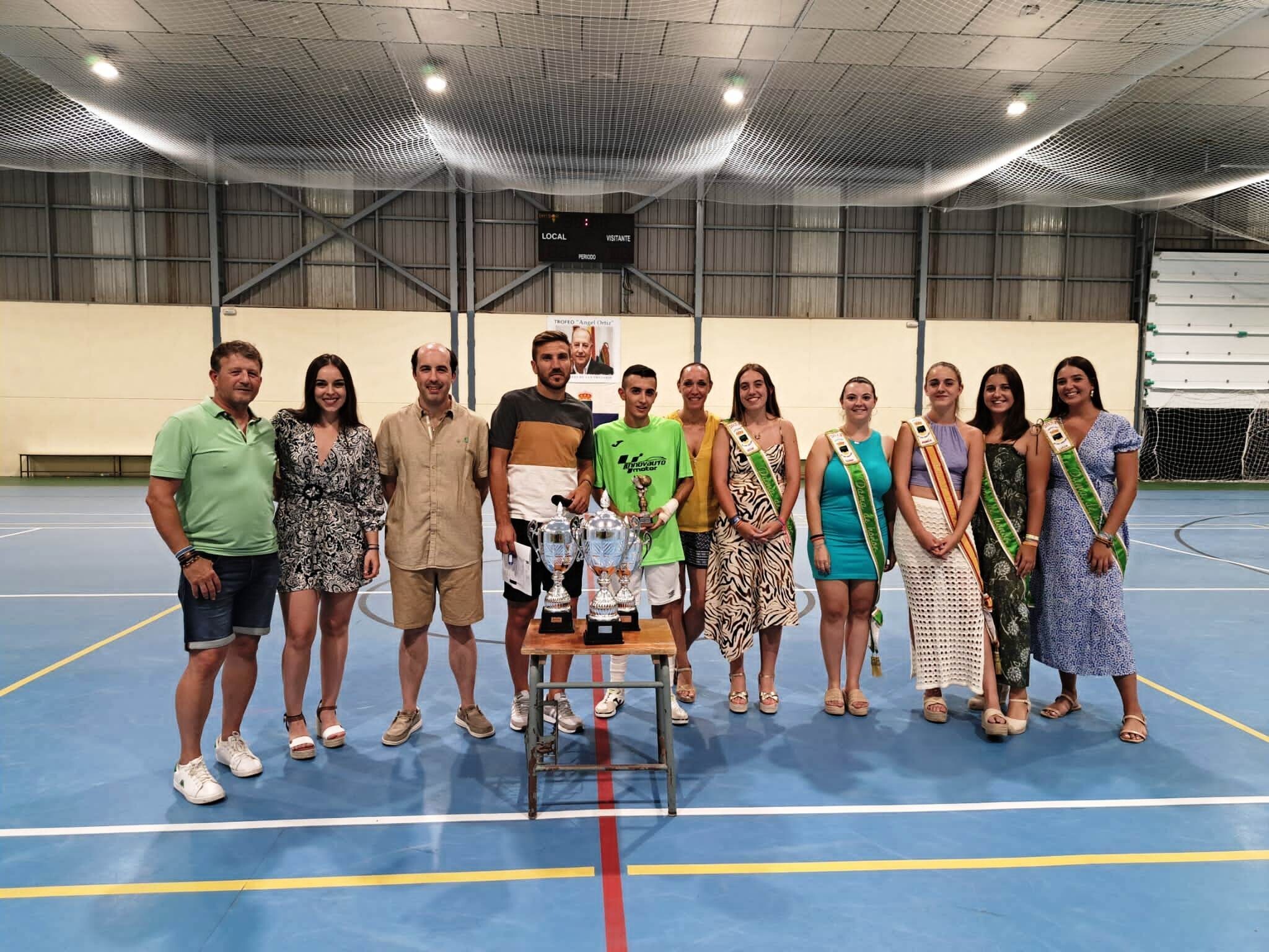 MEJOR JUGADOR Y AUTORIDADES