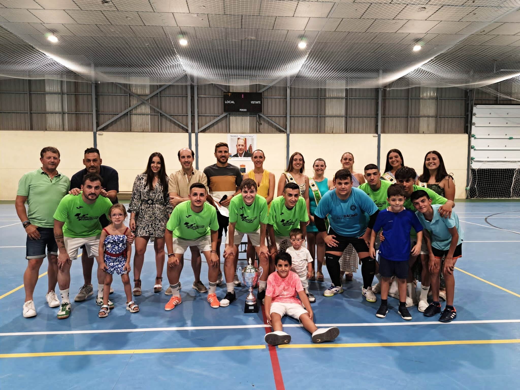 CAMPEONES Y AUTORIDADES