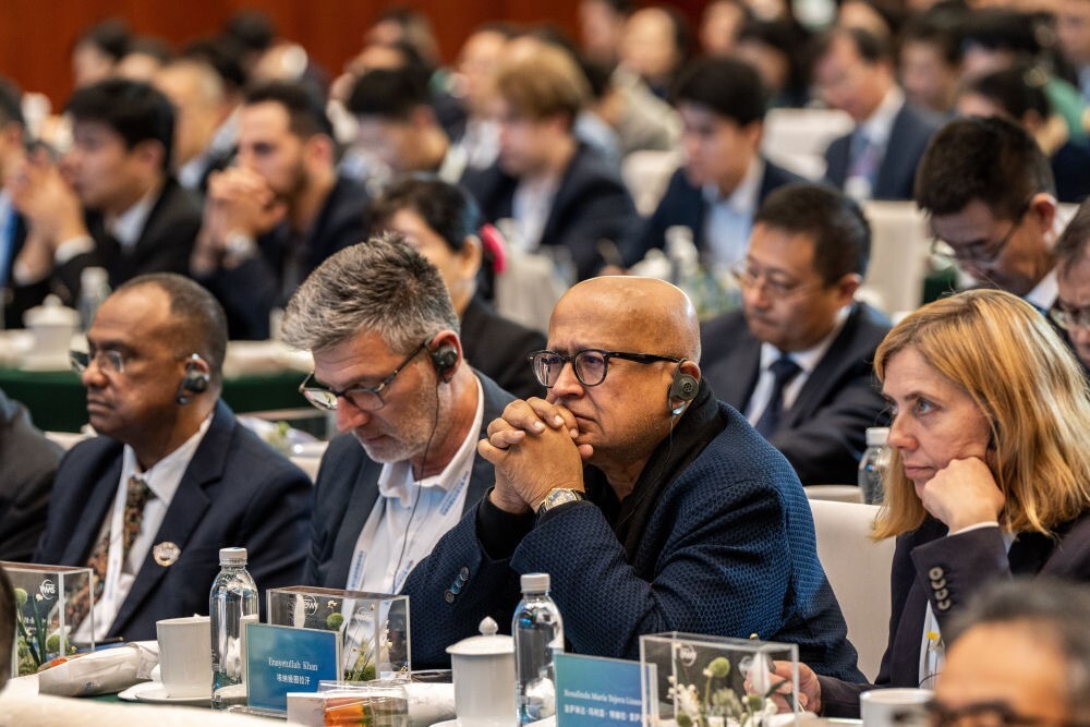 mmexport1701773452764