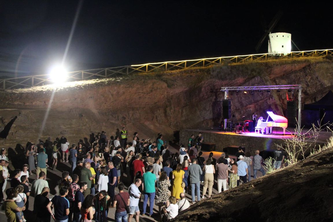 446849924_855280833293909_1481659611993943490_n