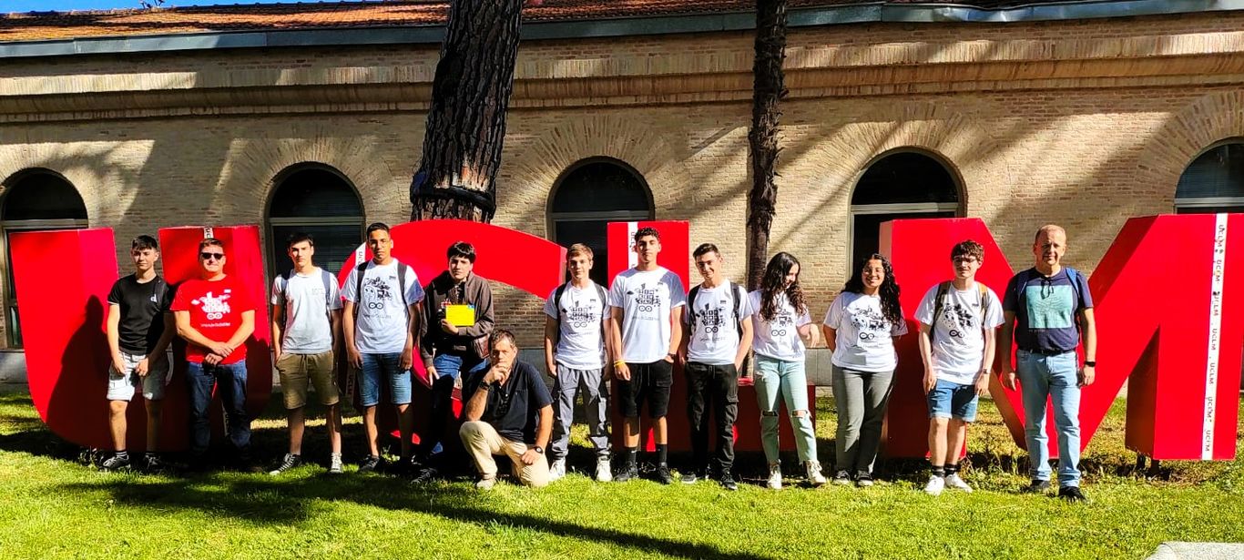 PREMIOS CONCURSO ROBÓTICA 3