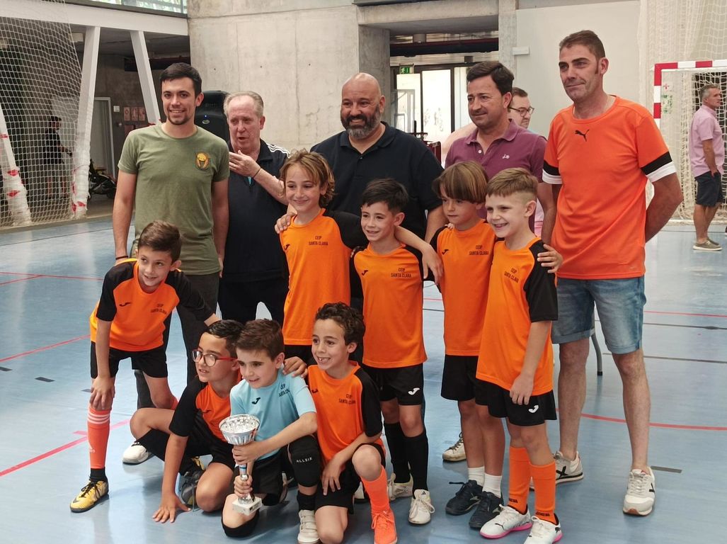 448263427_865554372266555_5388992164536215549_n