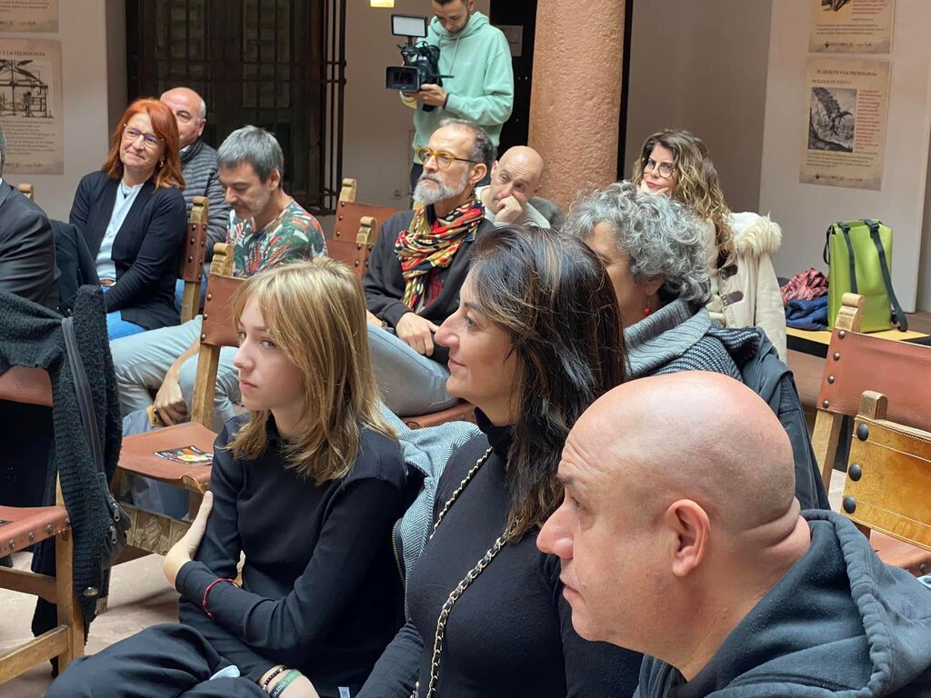 467318639_972073378281320_5741680908363509554_n