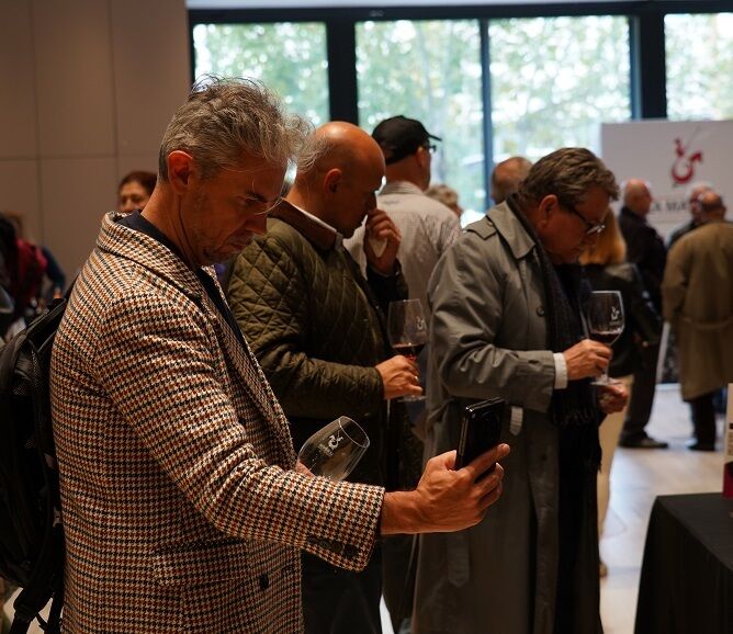 Público madrileño en la presentación de los vinos jóvenes