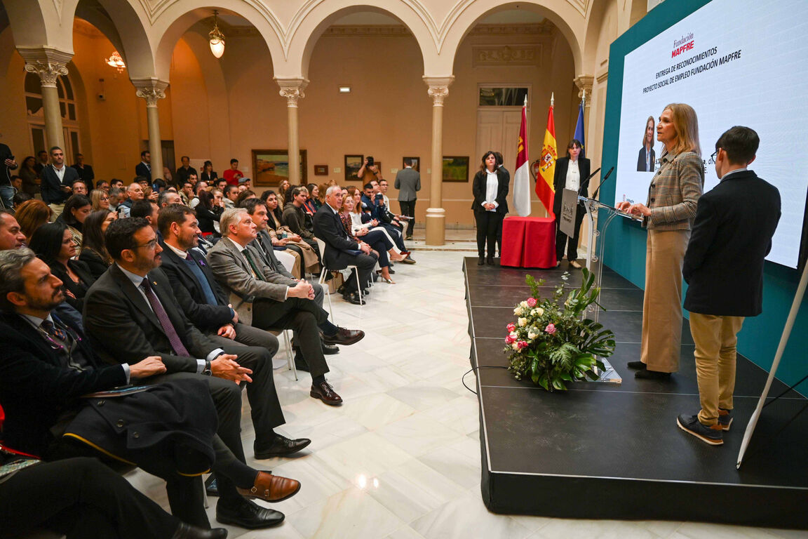 40c0ab0503e2c8d4bcdb9156f95a5ba9_7_XL