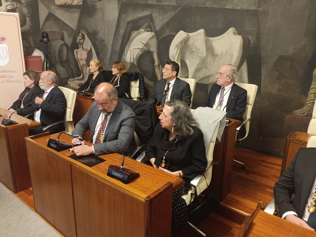 0510e93852e526e8e64b26a18368a08a_3_XL