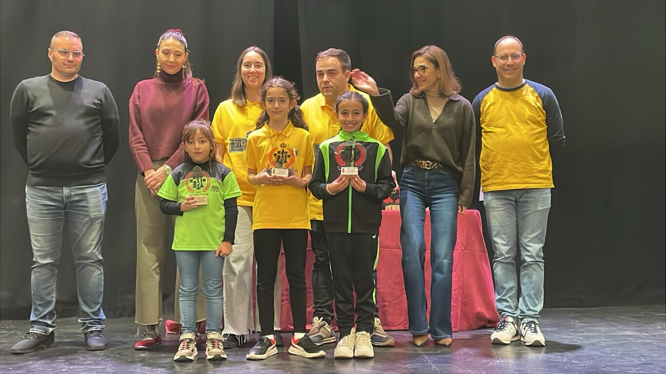 MERYEM Y KAREN PREMIADAS