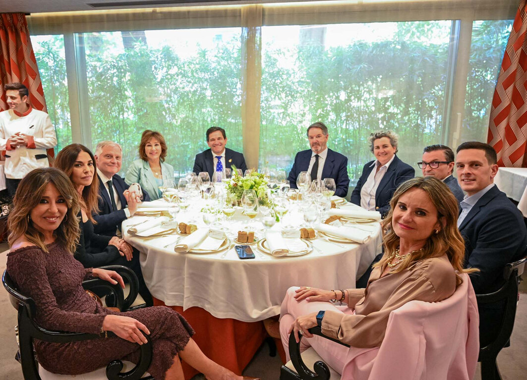 dd9b187a3aabb5ebc92c30fdc98a4314_3_XL