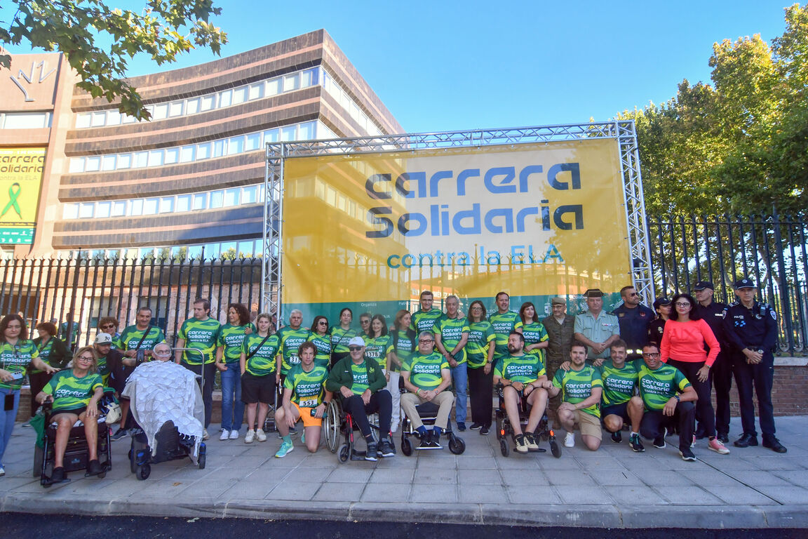 20251005 FOTO FAMILIA APOYO INSTITUCIONAL CARRERA SOLIDARIA CONTRA LA ELA