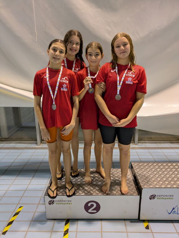 RELEVOS PEQUES FEMENINO