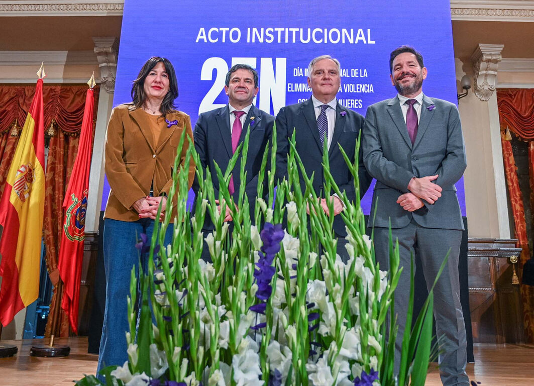 910957e92fbc3f263e1622ecd62db3cd_2_XL