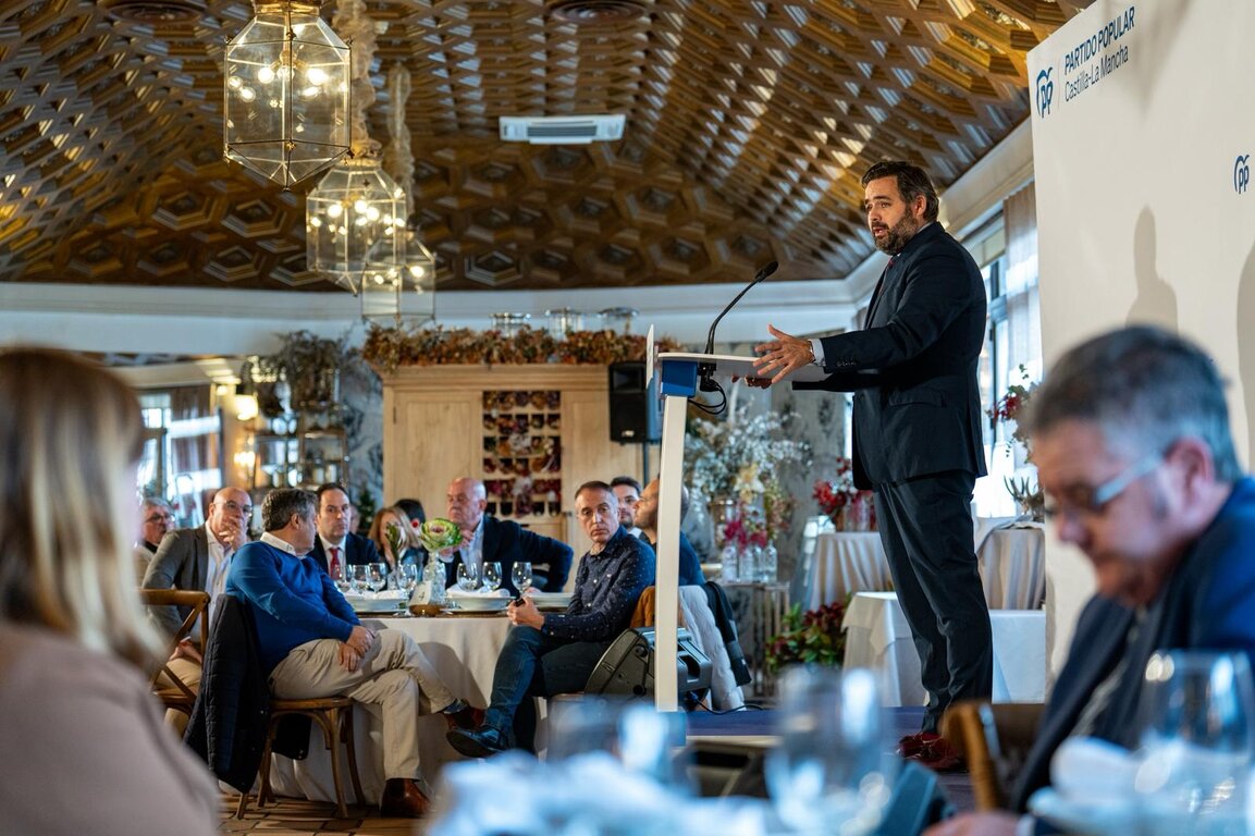 Núñez - encuentro medios (3)