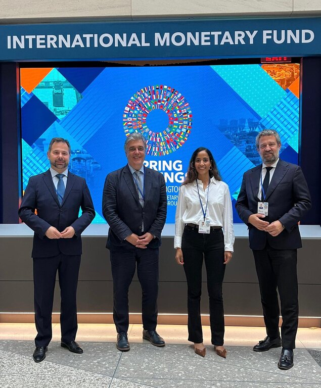 1 - REDONDO EN EL FORO INTERNACIONAL DE PARLAMENTARIOS